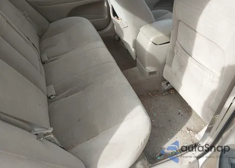 2005 Toyota Camry Le z USA, uszkodzony, nr VIN 4T1BE32KX5U973974